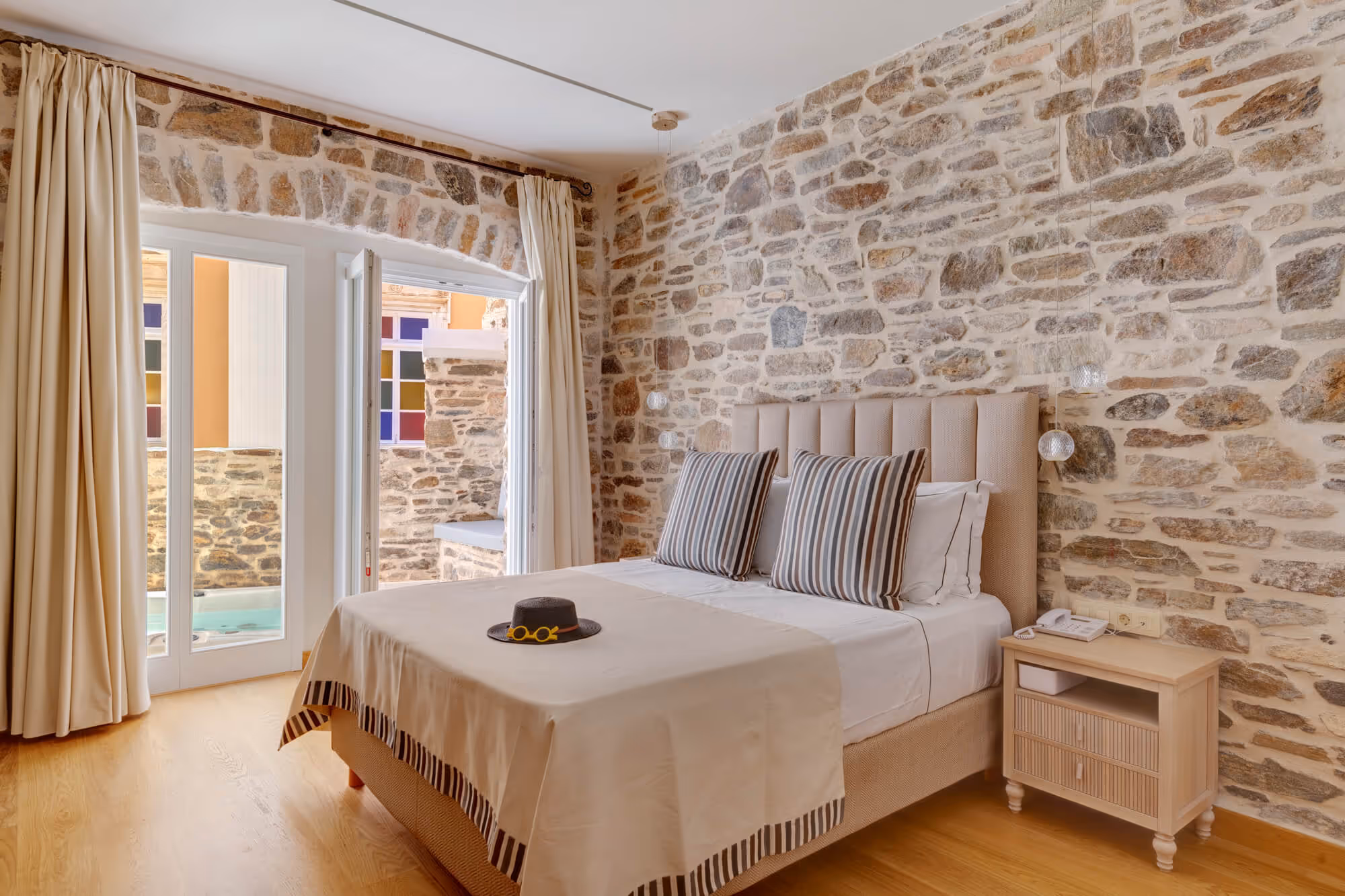 Deluxe with outdoor whirlpool tub